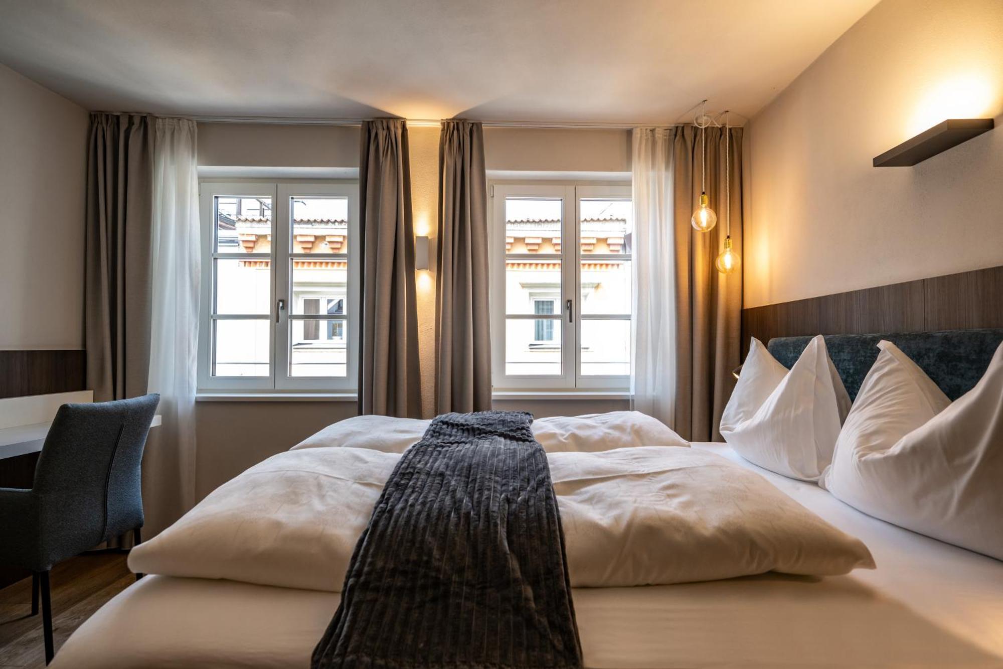 Odilia - Historic City Apartments - Center Of Brixen, Wlan And Brixencard Included Bagian luar foto